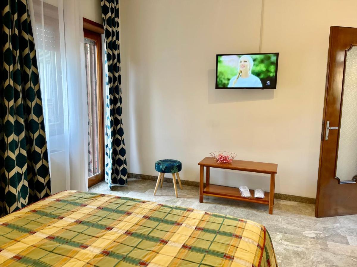 Appartamento Penthouse Salus Sea View Terrace Lido di Ostia Esterno foto