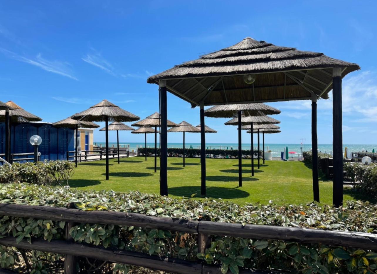 Appartamento Penthouse Salus Sea View Terrace Lido di Ostia Esterno foto